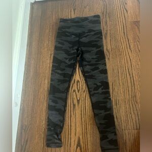 Athleta camo leggings/ 25 inch